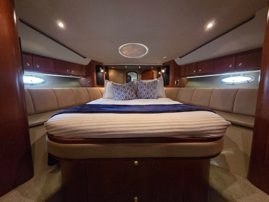 2000 Cruisers Yachts 50
