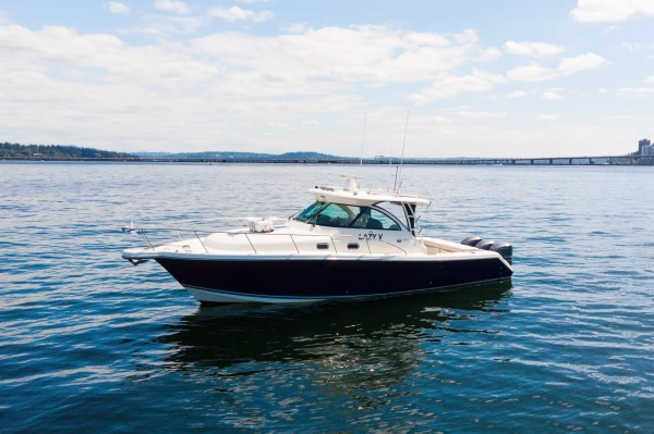2009 Pursuit 37