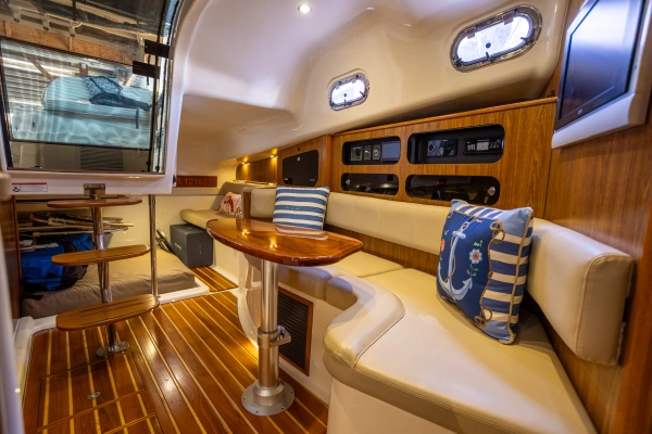 2009 Pursuit 37