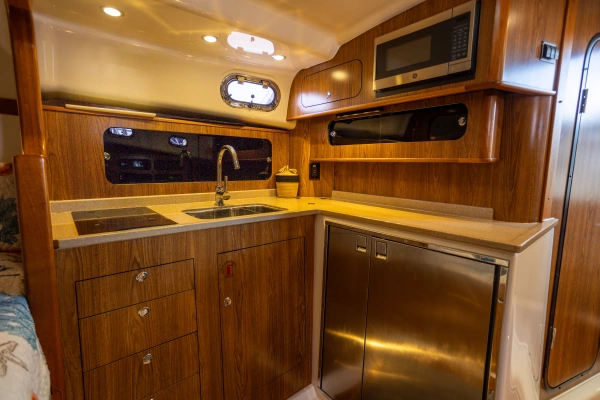 2009 Pursuit 37