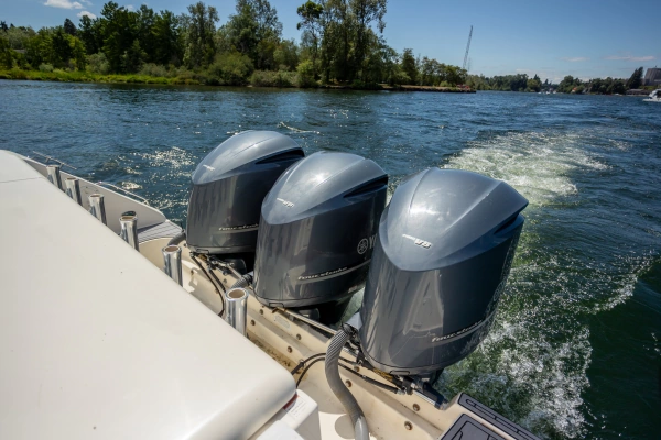 2009 Pursuit 37