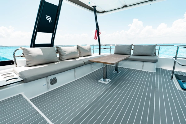 Fountaine Pajot MY6 Yacht For Sale