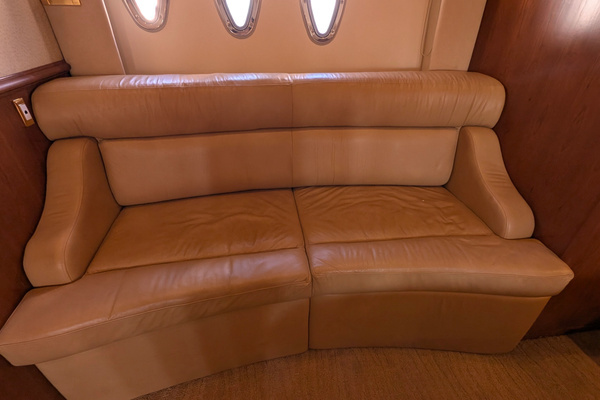 2010 Ovation 52