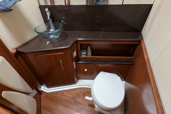 2010 Ovation 52
