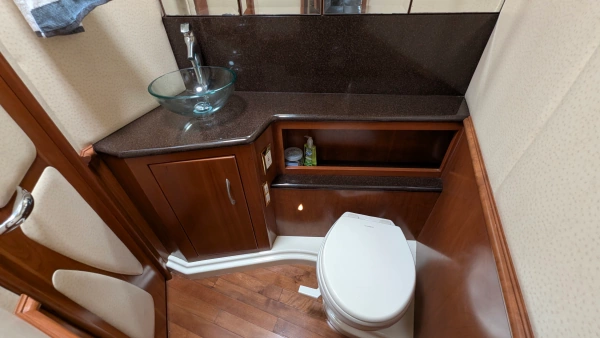 2010 Ovation 52
