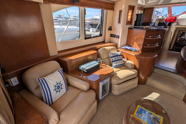 2010 Ovation 52