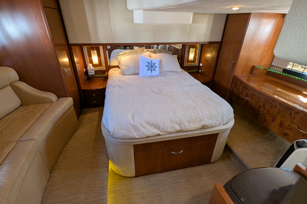 2010 Ovation 52