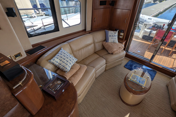 2010 Ovation 52