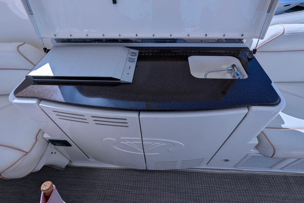 2010 Ovation 52