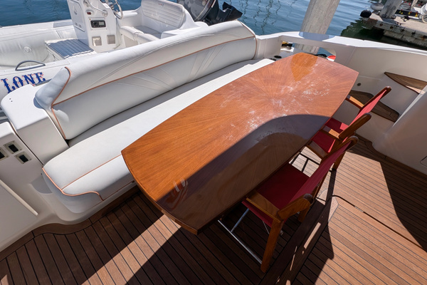 2010 Ovation 52