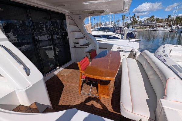 2010 Ovation 52