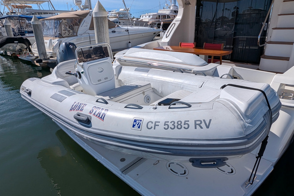 2010 Ovation 52