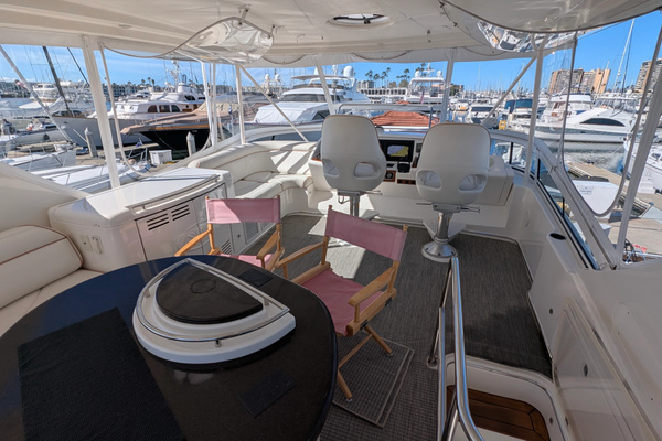 2010 Ovation 52