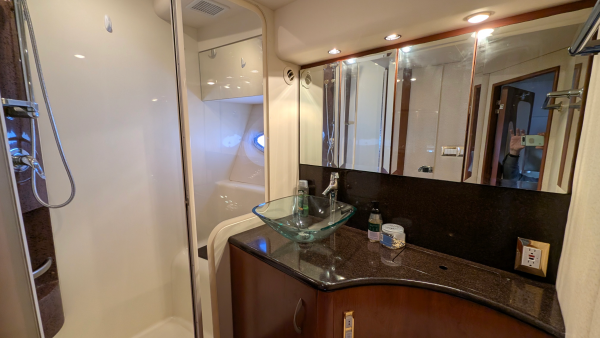 Lone Star 52ft Ovation Yacht For Sale