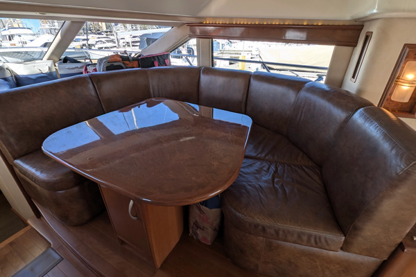 2010 Ovation 52