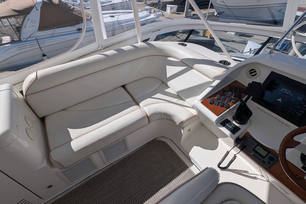 2010 Ovation 52