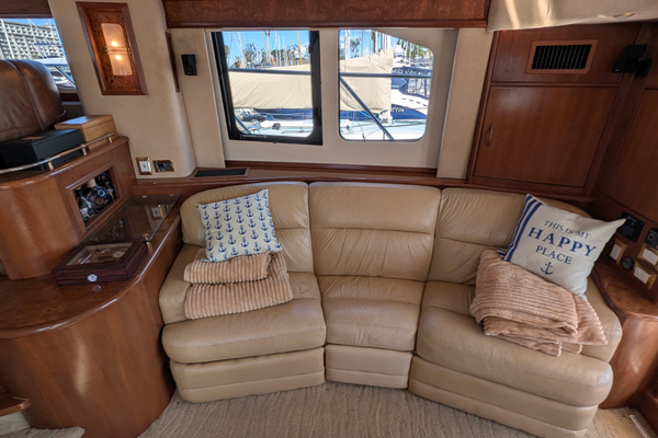 2010 Ovation 52