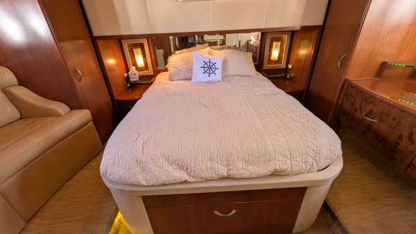 Lone Star 52ft Ovation Yacht For Sale