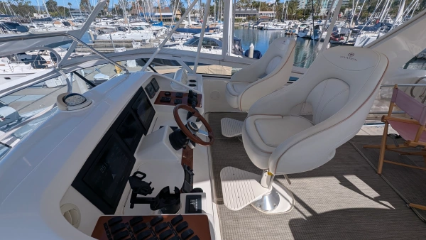 2010 Ovation 52
