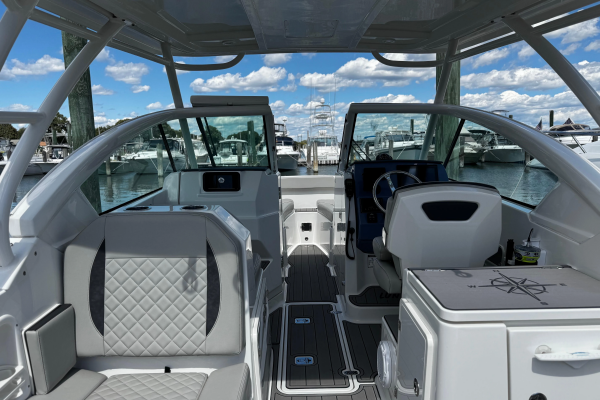 Luna Sea 26ft Pursuit Yacht For Sale