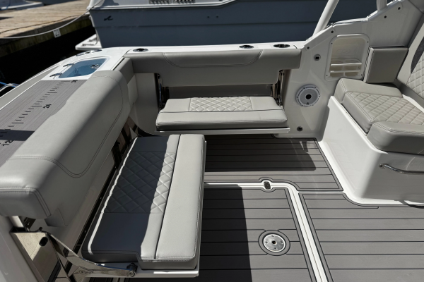 Luna Sea 26ft Pursuit Yacht For Sale