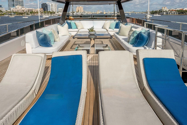 2017 Mangusta 138