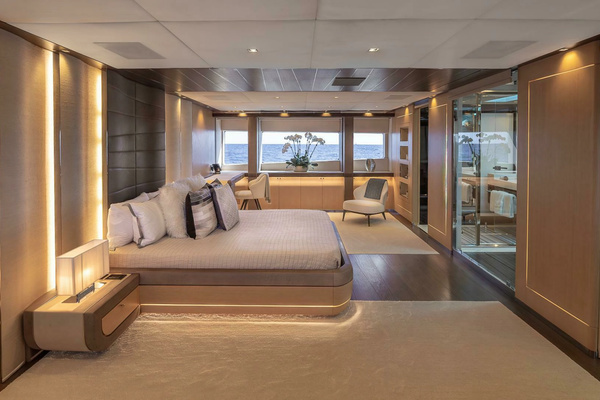 2017 Mangusta 138