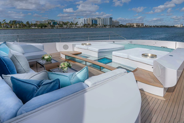 2017 Mangusta 138