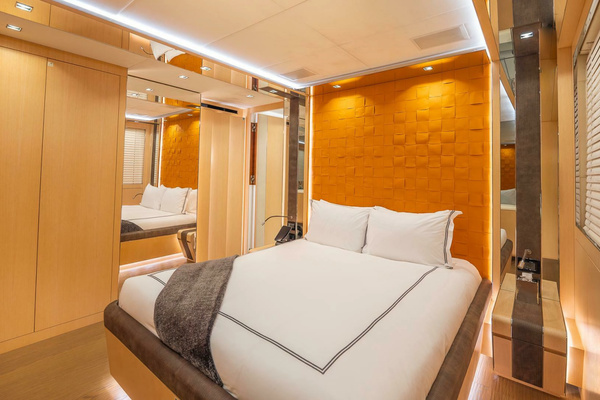 2017 Mangusta 138
