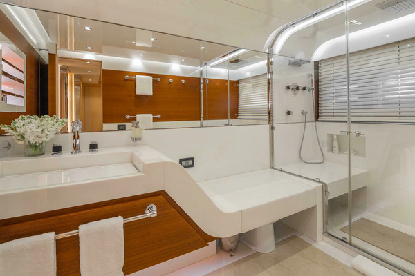 2017 Mangusta 138