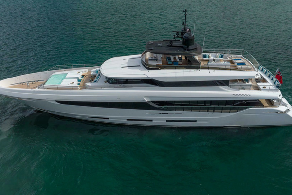2017 Mangusta 138