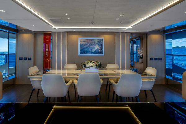 2017 Mangusta 138
