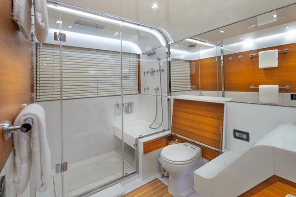 2017 Mangusta 138