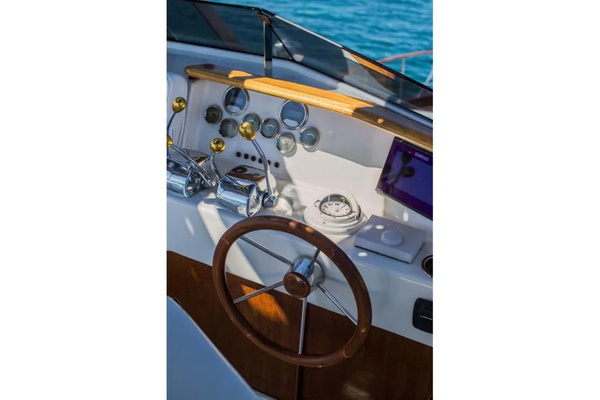 Chris-Craft 57 Constellation Yacht For Sale