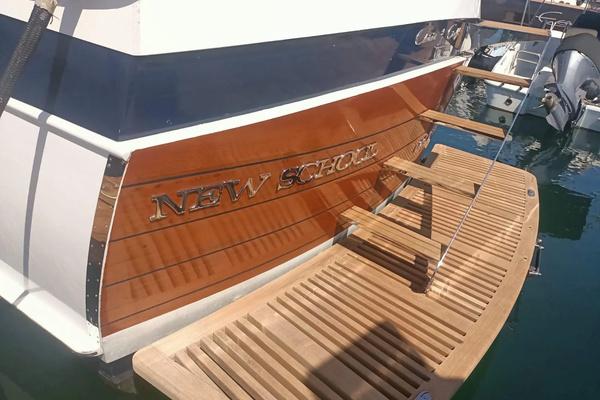 Photo of the 1966 Chris-Craft 57 Constellation "New School"