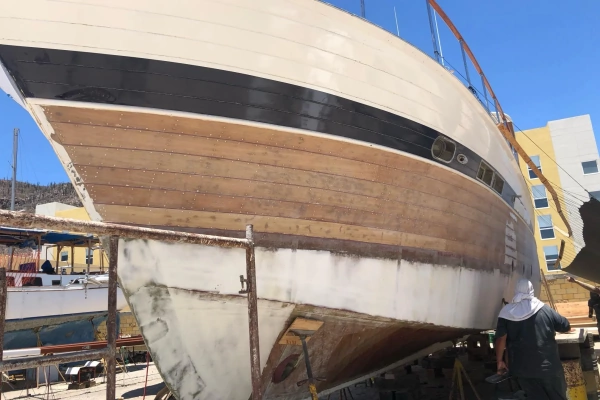 Chris-Craft 57 Constellation Yacht For Sale