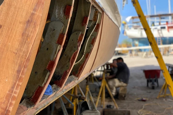 Chris-Craft 57 Constellation Yacht For Sale