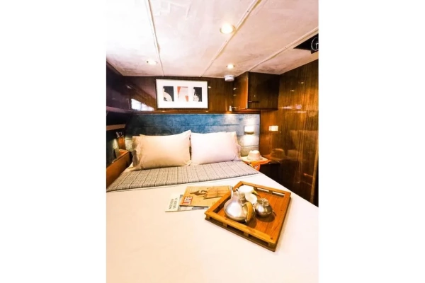 Chris-Craft 57 Constellation Yacht For Sale