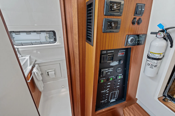 NINIPOP 42ft Pursuit Yacht For Sale
