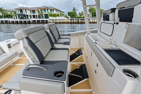 NINIPOP 42ft Pursuit Yacht For Sale