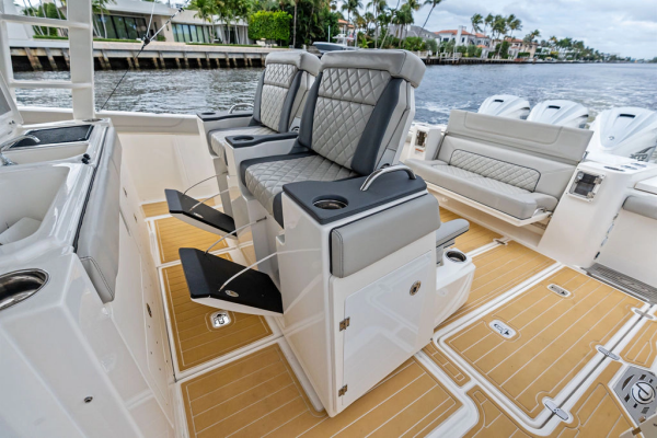 NINIPOP 42ft Pursuit Yacht For Sale