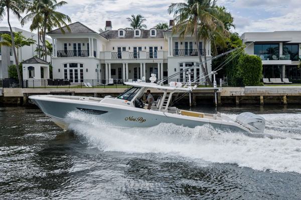 2022 Pursuit 42