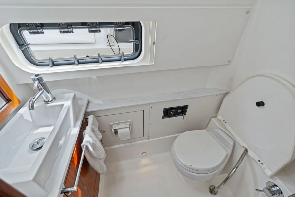NINIPOP 42ft Pursuit Yacht For Sale