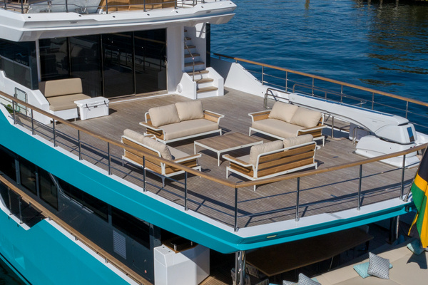 2027Numarine 105 ft 32XP   NUMARINE 32XP