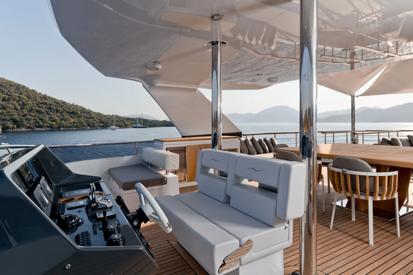 2027Numarine 105 ft 32XP   NUMARINE 32XP