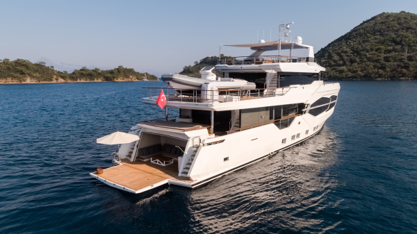 NUMARINE 32XP 105ft Numarine Yacht For Sale