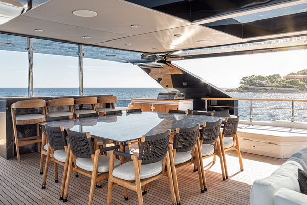 2027Numarine 121 ft 37XP   NUMARINE 37XP 21