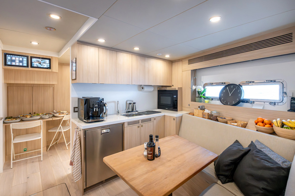 2027Numarine 121 ft 37XP   NUMARINE 37XP 21