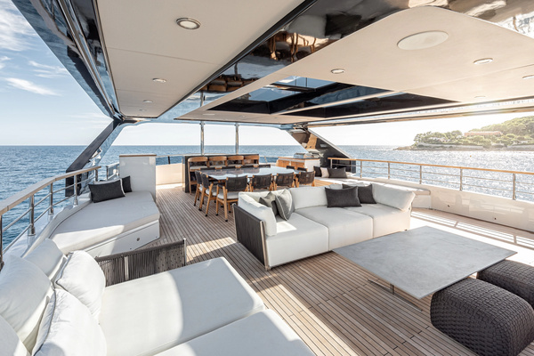2027Numarine 121 ft 37XP   NUMARINE 37XP 21