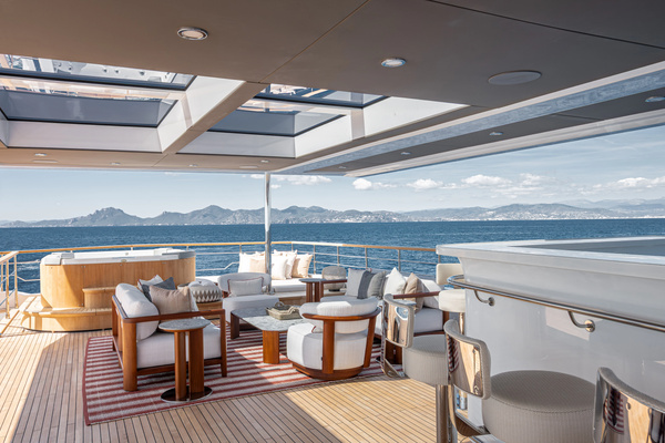 2027Numarine 121 ft 37XP   NUMARINE 37XP 21